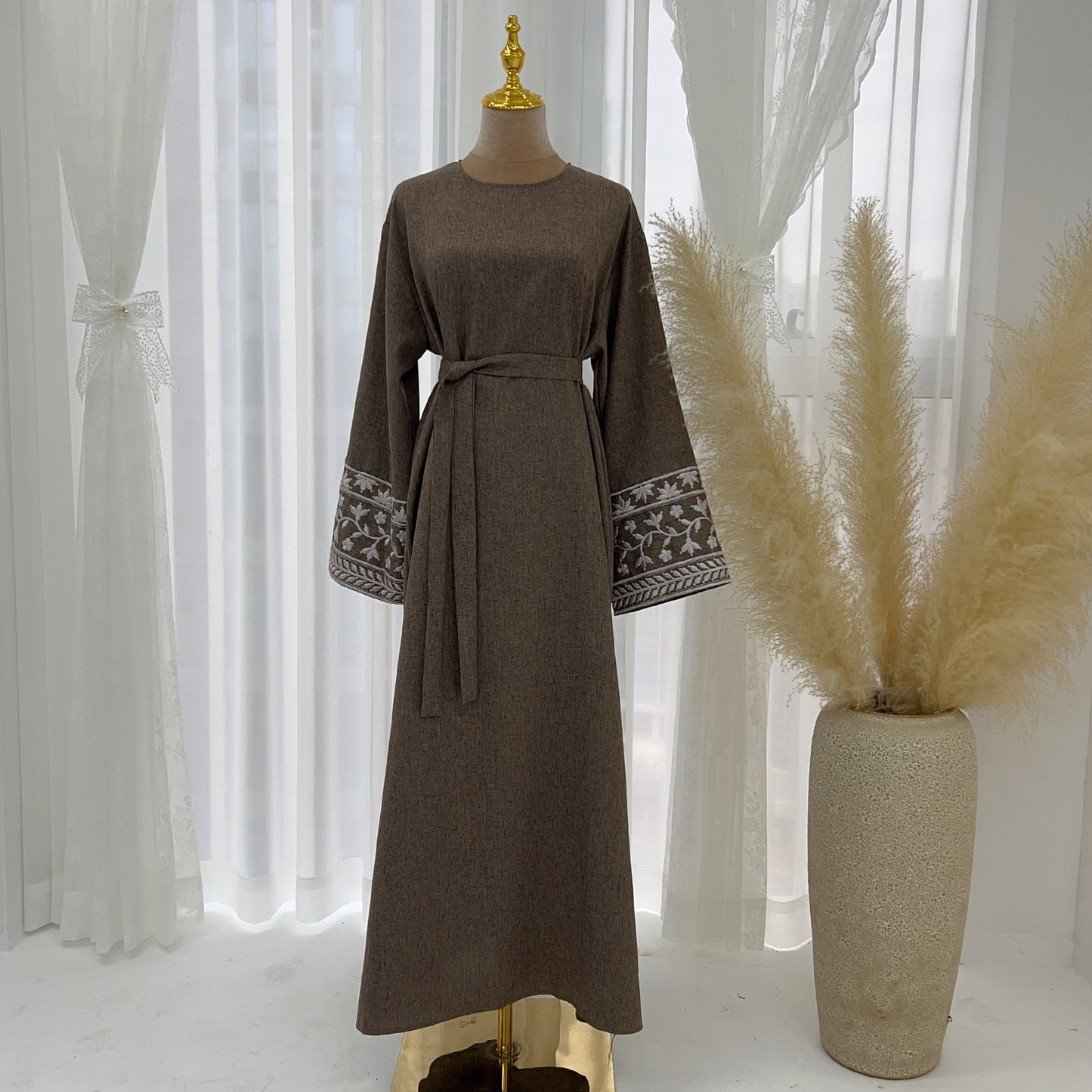 Middle East Turkey Dubai Embroidered Elegant Dress Robe